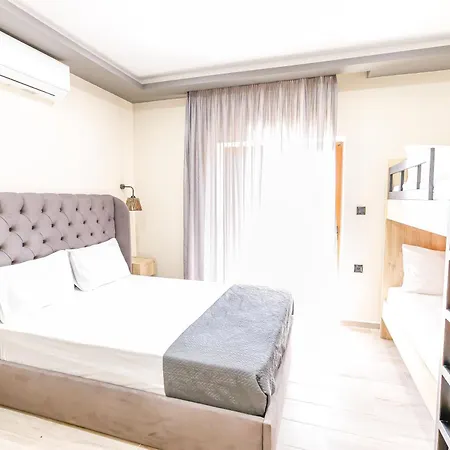 Apartment House Akis New