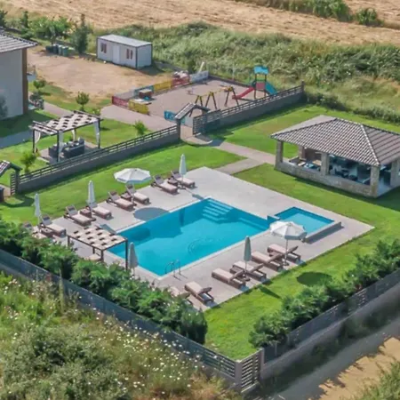 House Akis New